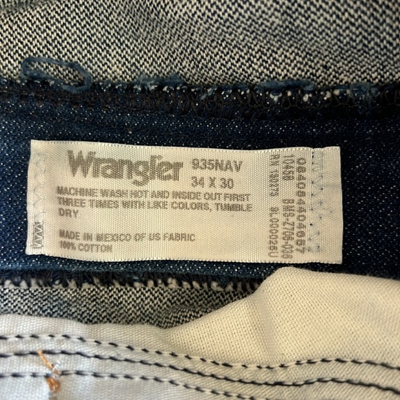 Like new Wrangler Jeans 34x30 - Picture 4 of 4
